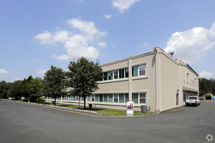 More Photos Of 1250 Easton Rd, Horsham Township Office For Lease