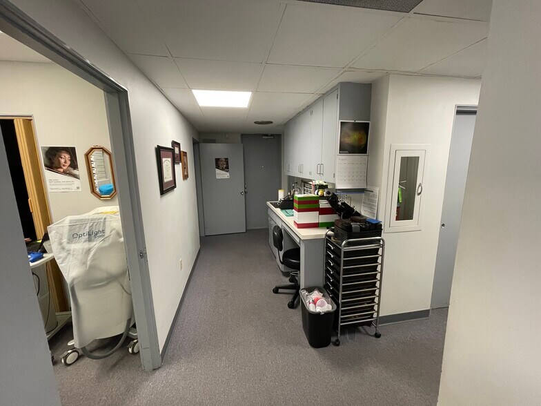 More Photos Of 2757 Laurel St, Columbia Medical For Sale