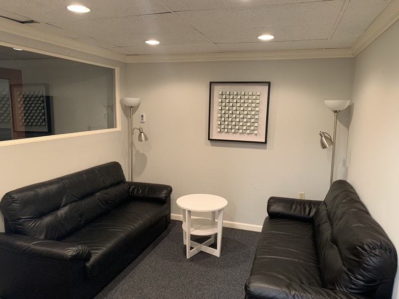 More Photos Of 142 Temple St, New Haven Medical For Sale