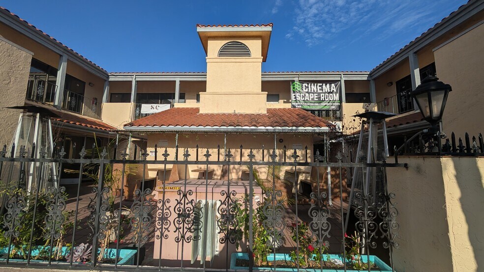 More Photos Of 201 E Grand Ave, Escondido Storefront Retail Office For Sale