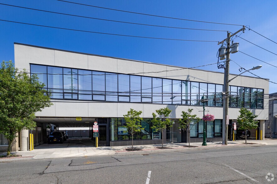 More Photos Of 525 Chestnut St, Cedarhurst Office For Lease