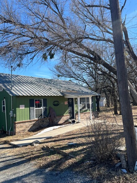 More Photos Of 2531 E Highway 199, Springtown Flex For Sale