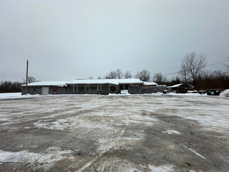 More Photos Of 271 Barker Rd, Oswego Restaurant For Sale