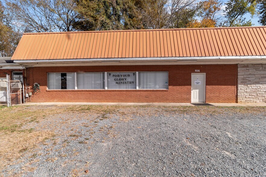 More Photos Of 1128 N Main St, Oakboro Restaurant For Sale