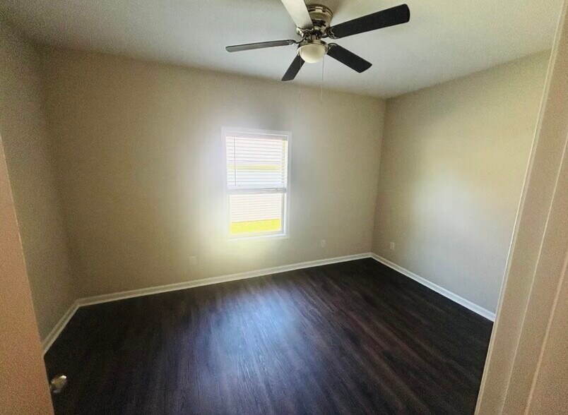 More Photos Of 122 Lisa Ct, Dothan Apartments For Sale