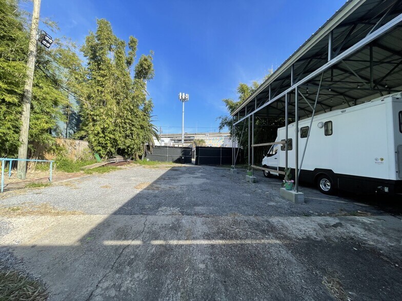 More Photos Of 1020 Erato St, New Orleans General Retail For Sale