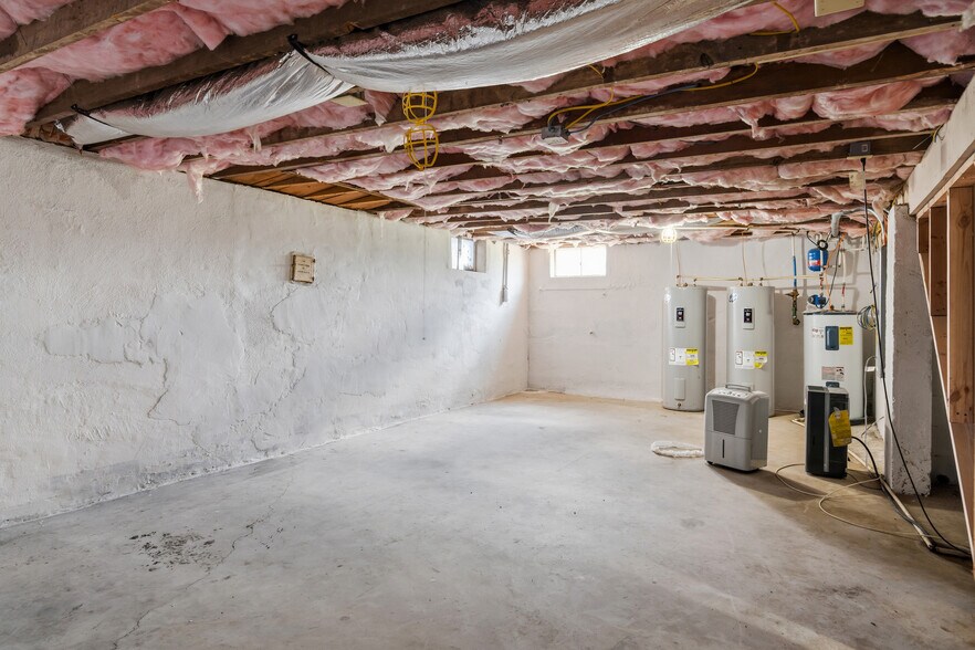 More Photos Of 6245 University Park Dr, Radford Office Residential For Sale