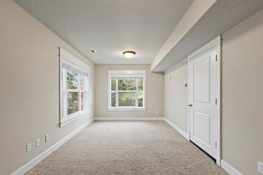 More Photos Of 9414 SE Causey Ave, Happy Valley Apartments For Sale