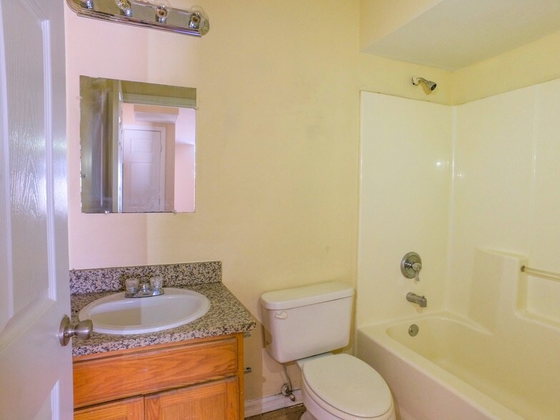 More Photos Of 8373 Thomas Rd, Jonesboro Apartments For Sale