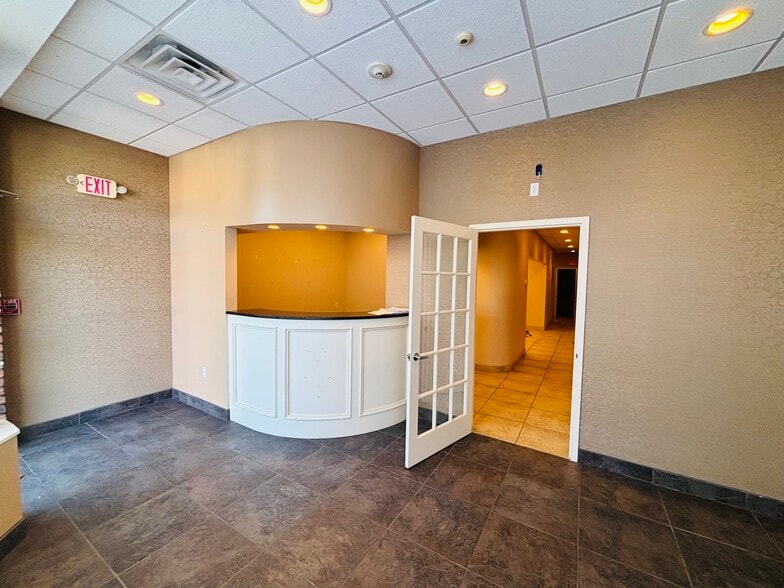 More Photos Of 673 Glen Cove Ave, Glen Head Storefront For Lease