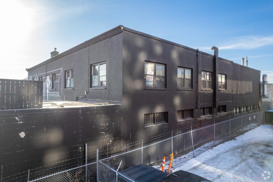 More Photos Of 122 17th Ave SE, Calgary Storefront Retail Office For Lease