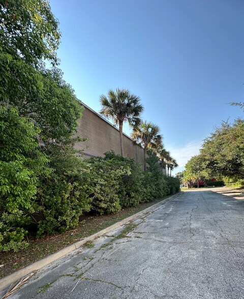 More Photos Of 311 W Central, Valdosta Manufacturing For Sale