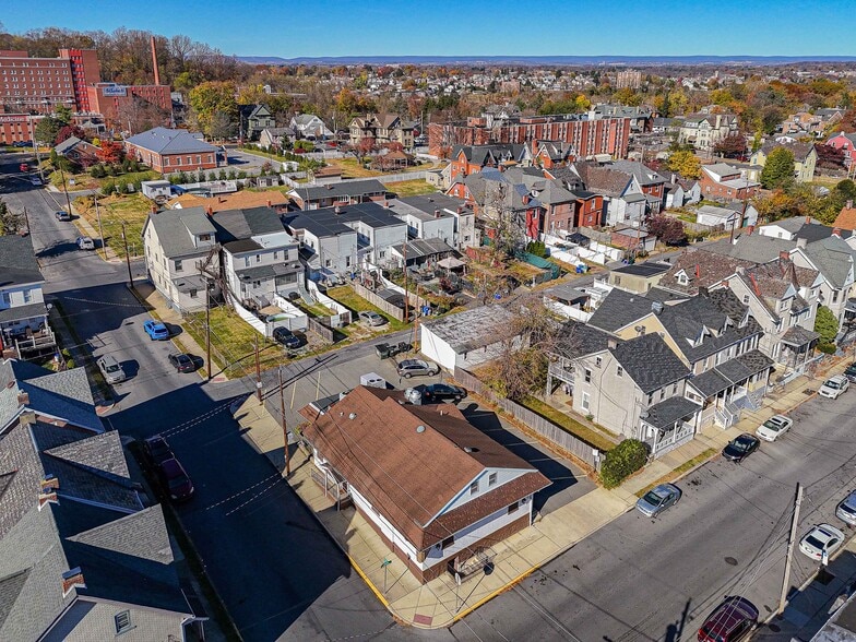 Primary Photo Of 754 Cherokee st, Fountain Hill Restaurant For Sale