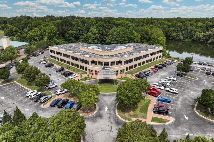 More Photos Of 100 N Humphreys Blvd, Memphis Office For Sale