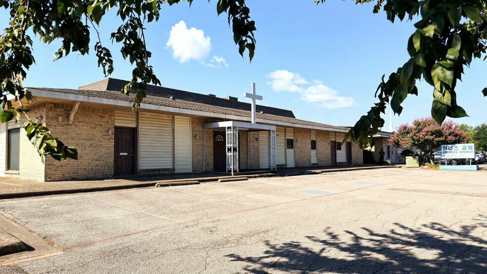 Primary Photo Of 1224 N Josey Ln, Carrollton Religious Facility For Sale