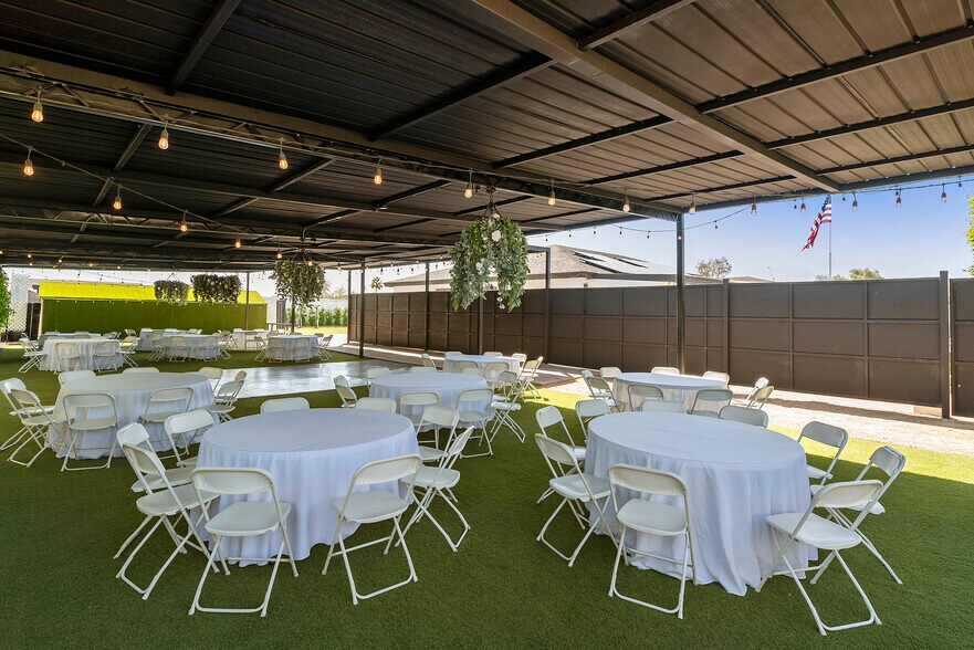 More Photos Of 8822 W Deer Valley Rd, Peoria Specialty For Sale