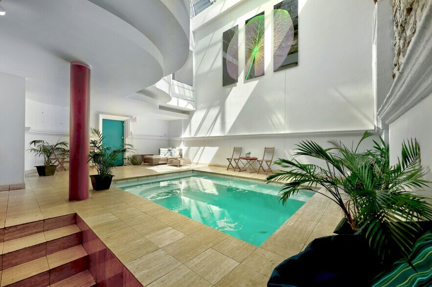 More Photos Of 410 E 6th St, Austin Storefront Retail Residential For Lease