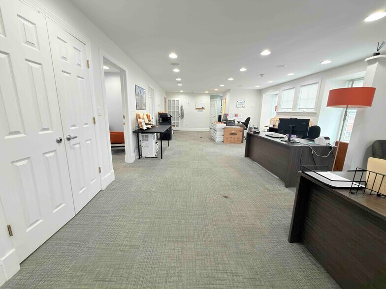 More Photos Of 1650 Route 9, Clifton Park Medical For Lease