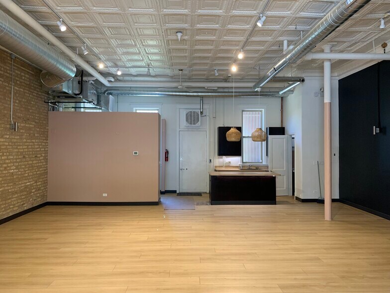 More Photos Of 6054-6056 N Broadway St, Chicago Storefront Retail Residential For Lease