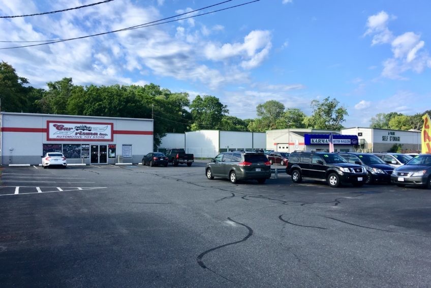 Primary Photo Of 1418 Middlesex St, Lowell Auto Dealership For Sale