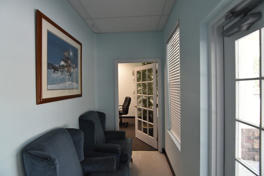 More Photos Of 10841-10857 Park Dr, Riverview Medical For Sale