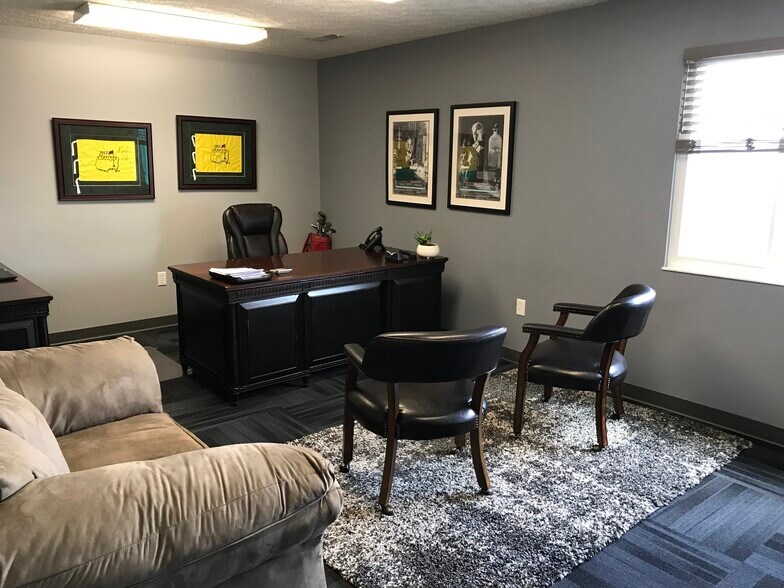 More Photos Of 3959 Fulton Grove Rd, Cincinnati Flex For Sale