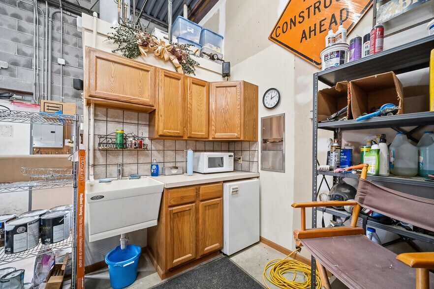 More Photos Of 1537 Chardon Rd, Euclid Industrial For Sale