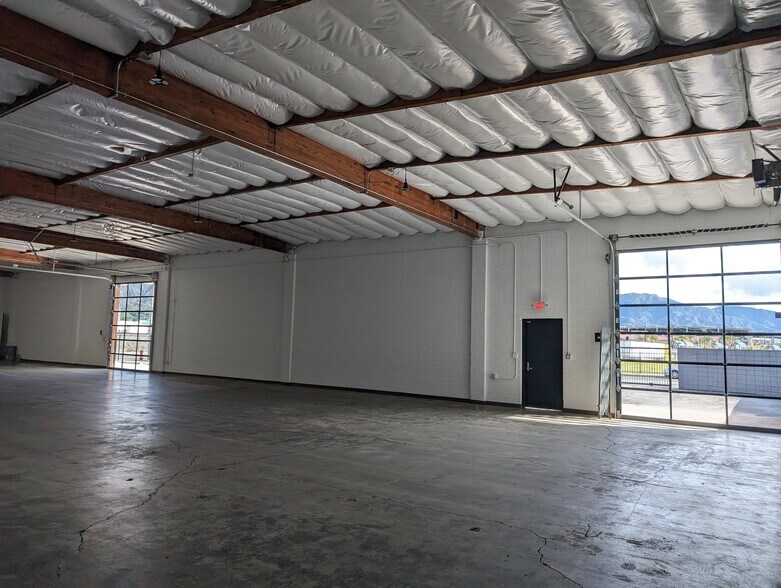 More Photos Of 4100 Vanowen Pl, Burbank Warehouse For Lease