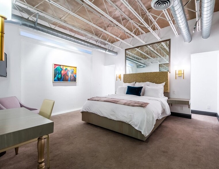 More Photos Of 213 Printers Aly, Nashville General Retail For Sale