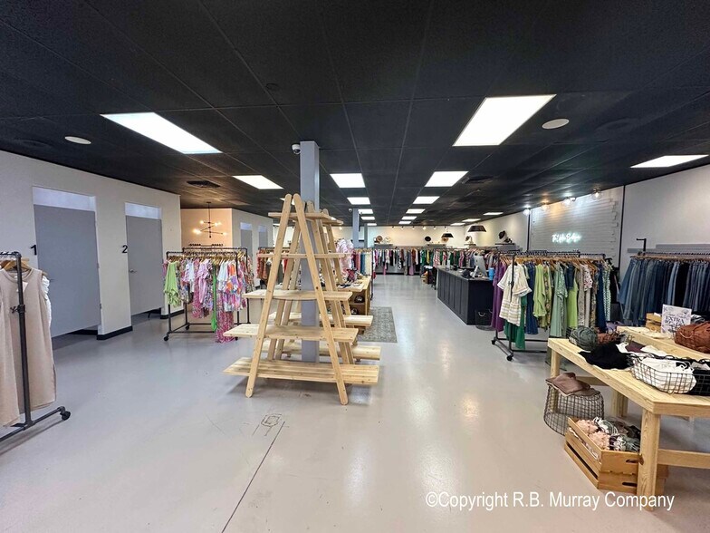 More Photos Of 1324-1326 E. Battlefield, Springfield General Retail For Lease