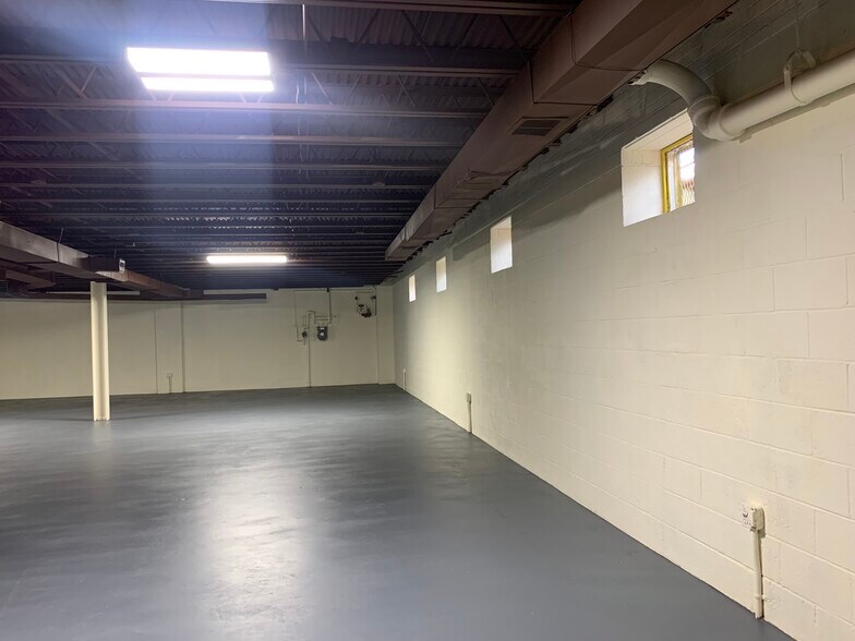 More Photos Of 5810-5814 Seminary Rd, Alexandria Freestanding For Lease