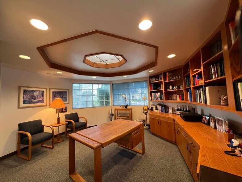 More Photos Of 10850 Baroque Ln, San Diego Medical For Lease