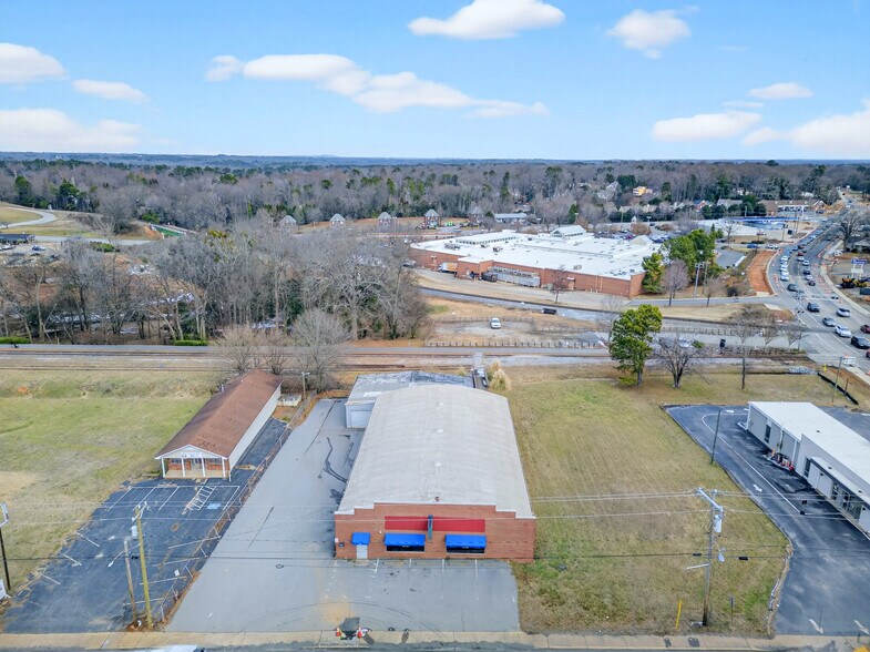More Photos Of 1321 Union St, Spartanburg Freestanding For Lease