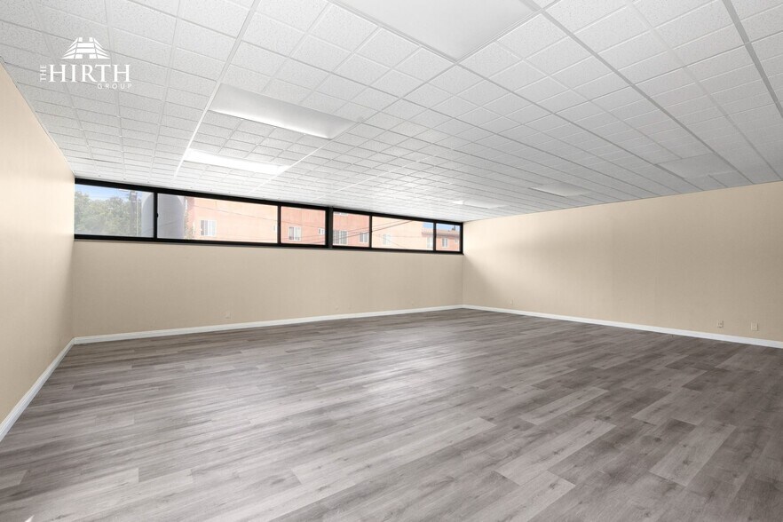 More Photos Of 8621 Bellanca Ave, Los Angeles Office For Sale