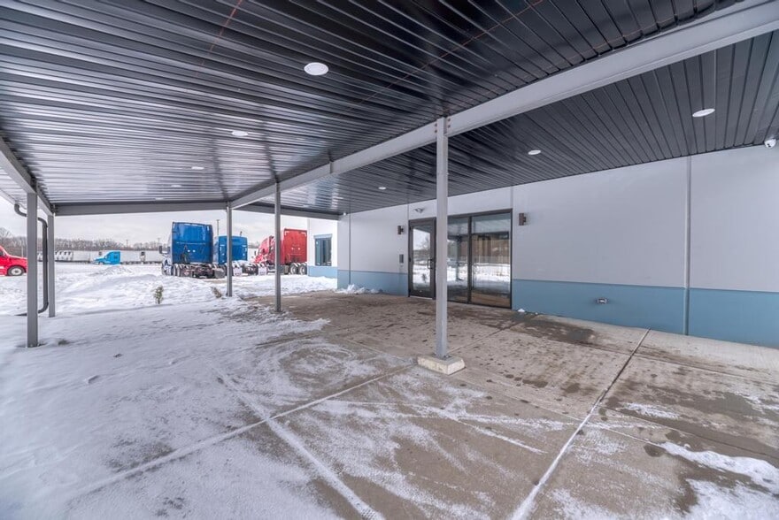 More Photos Of 1 Paarlberg Rd, Glenwood Industrial For Lease