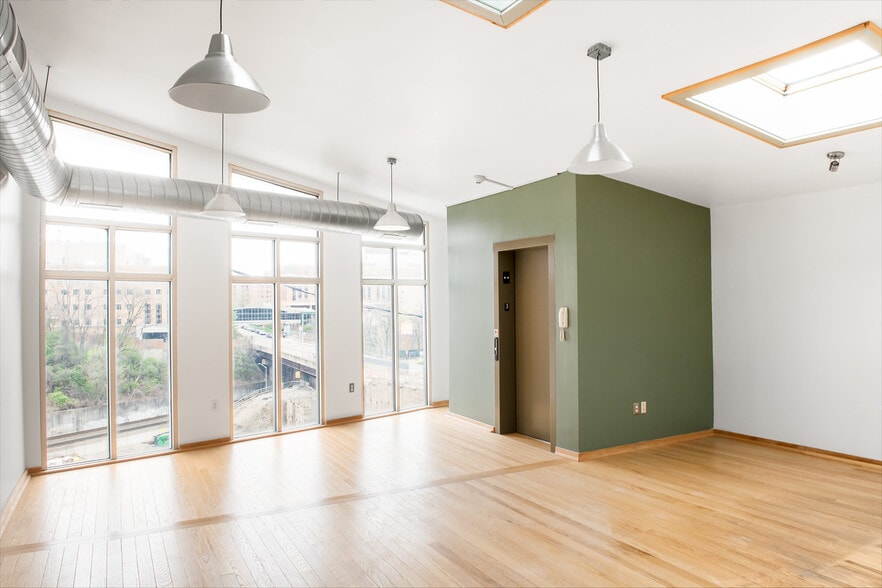 More Photos Of 282 Morewood Ave, Pittsburgh Loft Creative Space For Sale