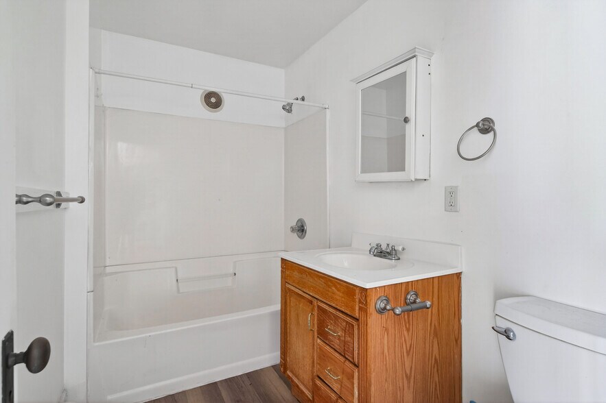 More Photos Of 1232 Marshall Ave, Saint Paul Apartments For Sale