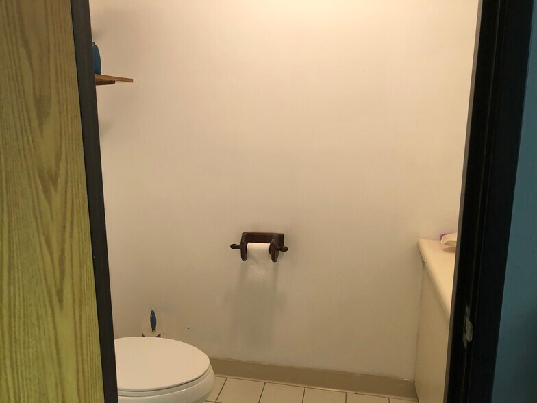 More Photos Of 271 US Highway 46, Fairfield Office For Lease