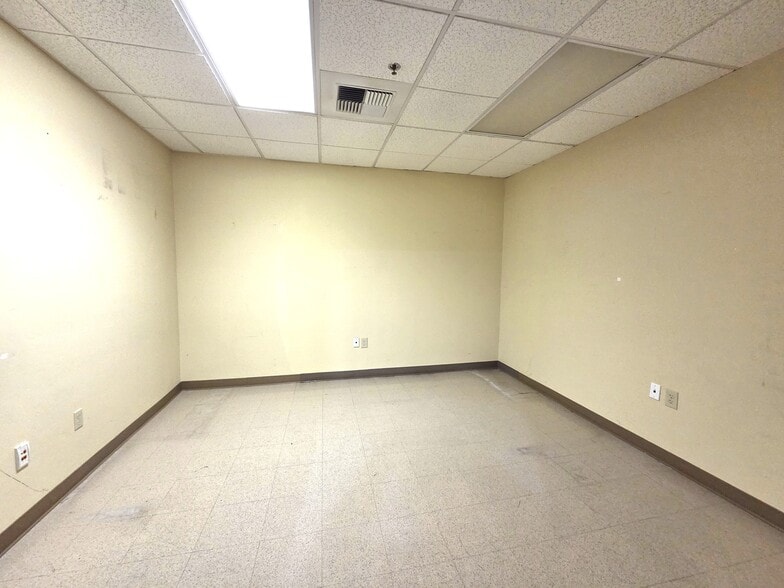 More Photos Of 5301 Truxtun Ave, Bakersfield Medical For Lease