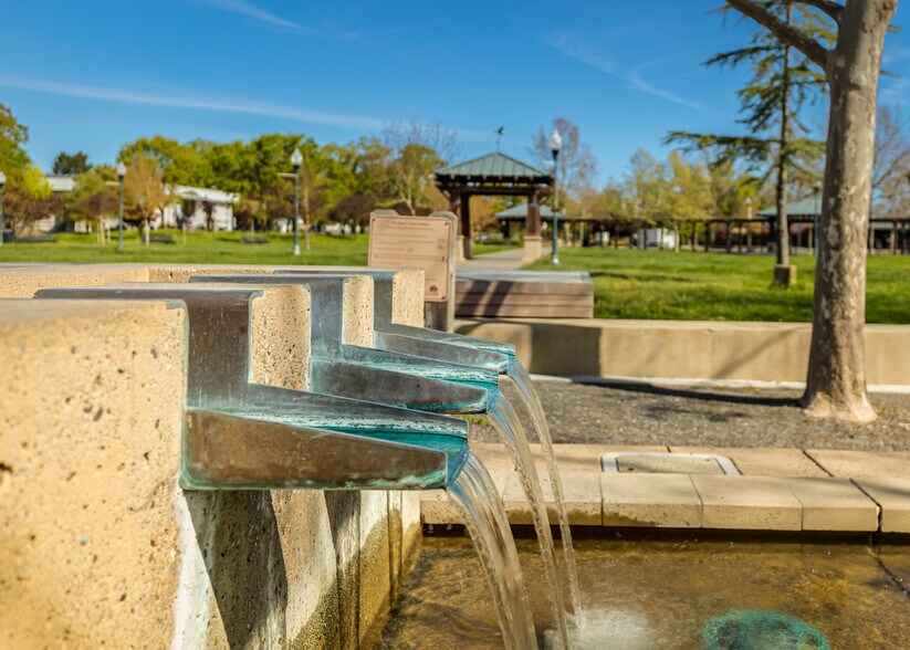 More Photos Of 220 Windsor River Rd, Windsor Apartments For Sale