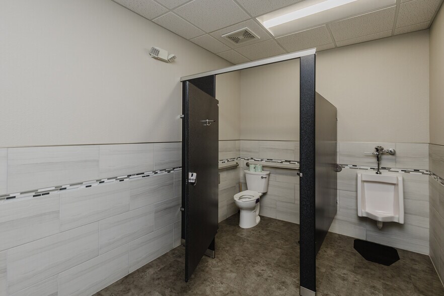 More Photos Of 429 S 119th St W, Wichita Office For Sale