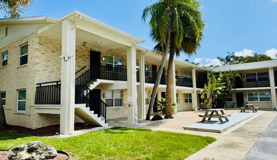 Primary Photo Of 600 Wildwood Way, Clearwater Apartments For Sale