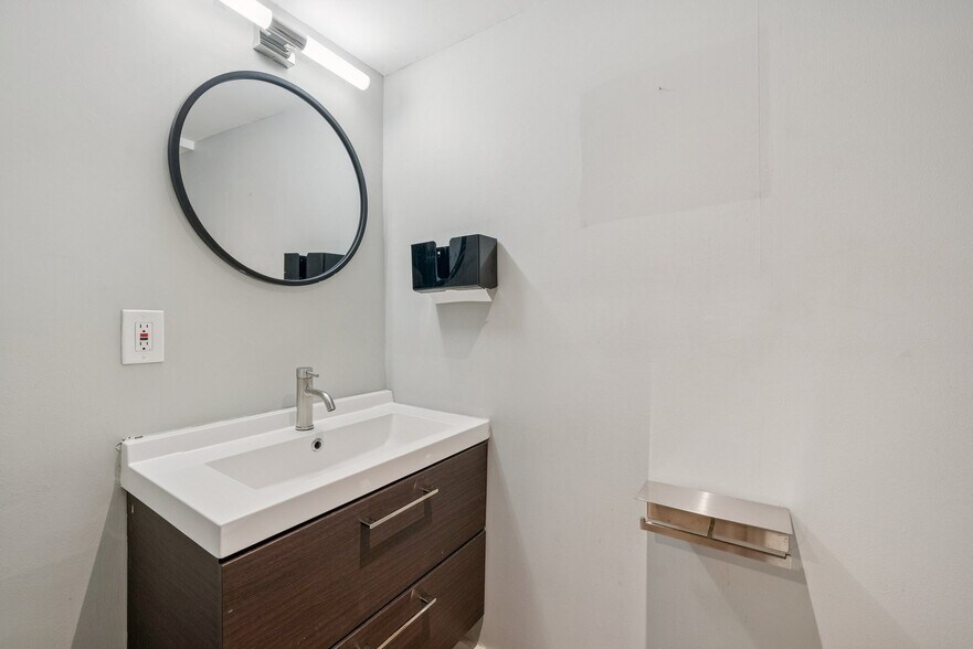 More Photos Of 1508 U St NW, Washington Office For Sale