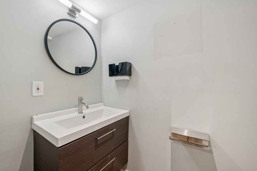 More Photos Of 1508 U St NW, Washington Office For Lease