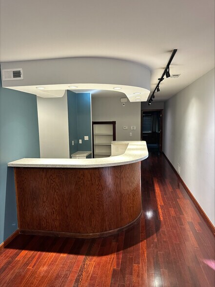 More Photos Of 2500 W 31st St, Lawrence Office For Sale