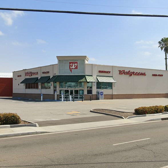 More Photos Of 14250 Prairie Ave, Hawthorne Freestanding For Lease