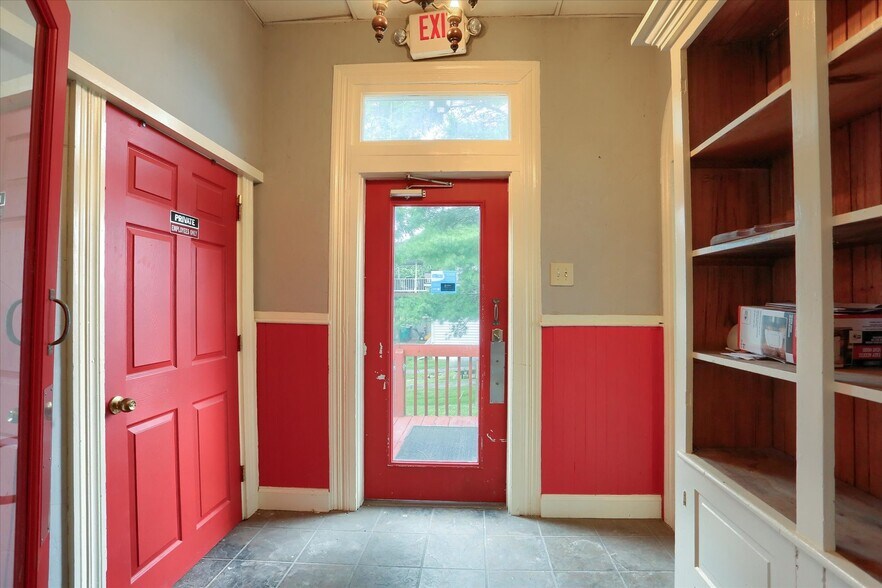 More Photos Of 5948 Linglestown Rd, Harrisburg Restaurant For Sale