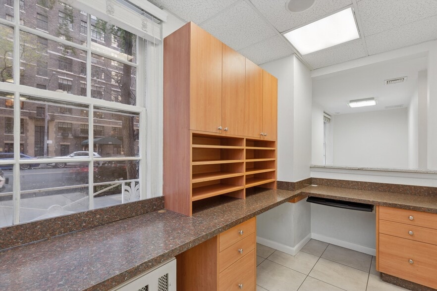 More Photos Of 340 E 72nd St, New York Apartments For Sale