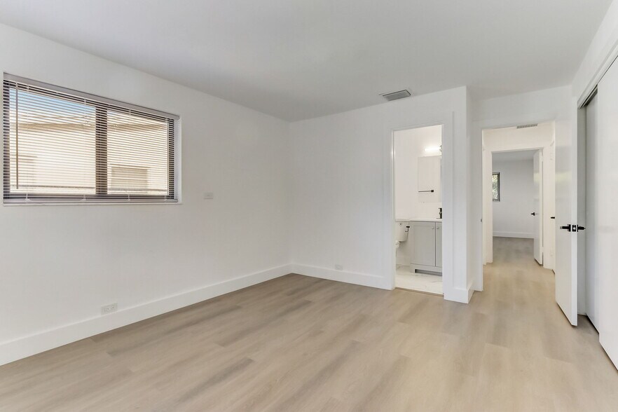 More Photos Of 2121 NE 51st Ct, Fort Lauderdale Apartments For Sale