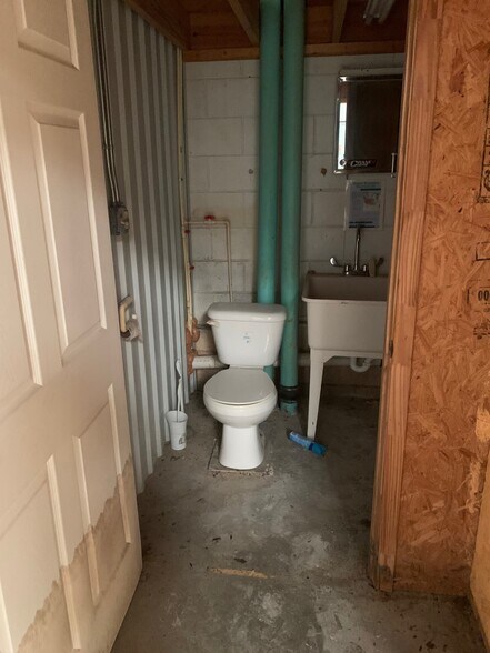 More Photos Of 1575 Reed Creek Hwy, Hartwell Self Storage For Sale